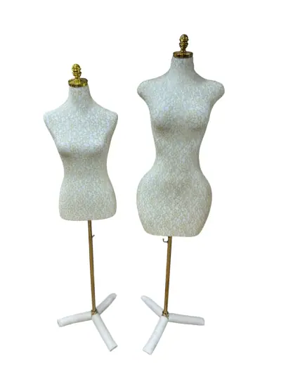 Demi Mannequin moulage R67 1