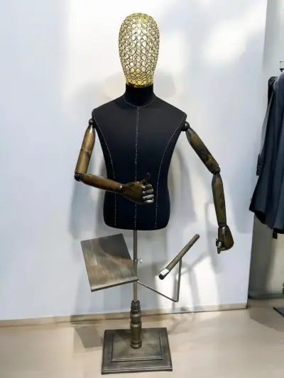 Mannequin costume 