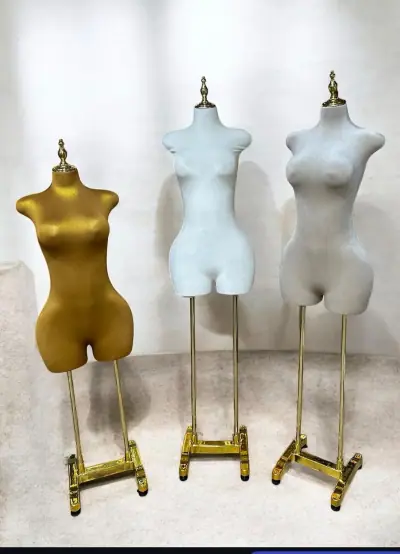 Mannequin plastique CH22 3